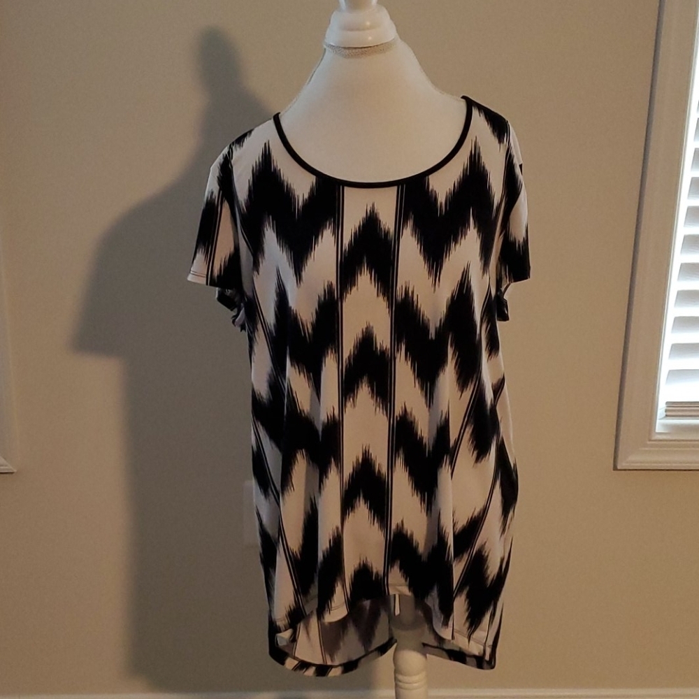 Chico's Black and White Chevron Top